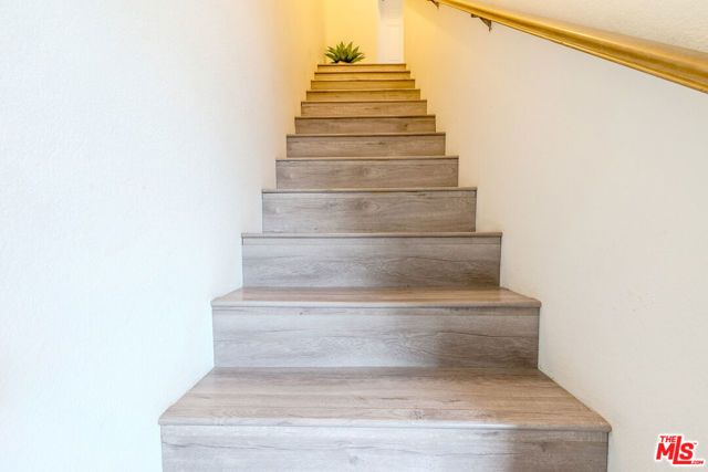 6501 Woodley Avenue, Van Nuys (los Angeles), CA 91406