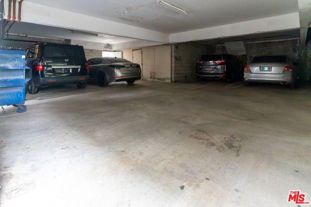 6501 Woodley Avenue, Van Nuys (los Angeles), CA 91406