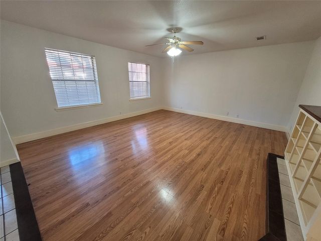 306 E Anderson Ave, Round Rock, TX 78664