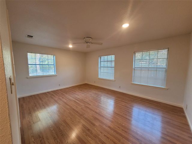 306 E Anderson Ave, Round Rock, TX 78664