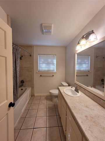 306 E Anderson Ave, Round Rock, TX 78664