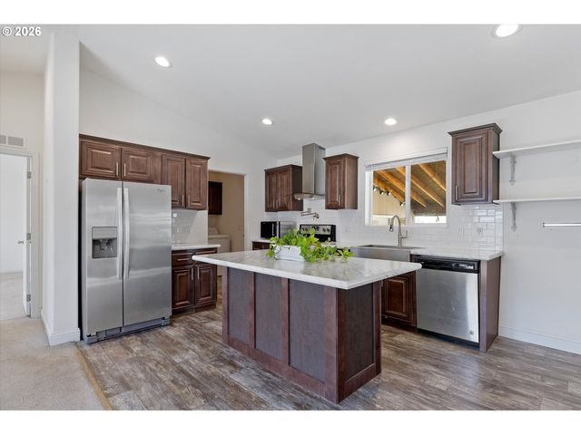 13900 Se HIGHWAY 212 159, Clackamas, OR 97015