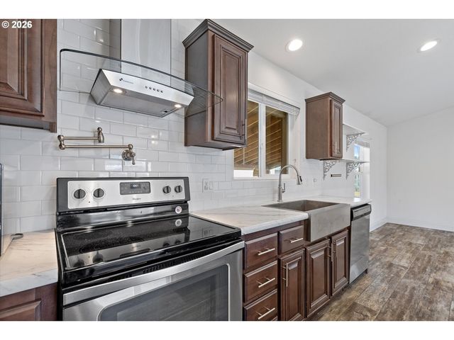 13900 Se HIGHWAY 212 159, Clackamas, OR 97015