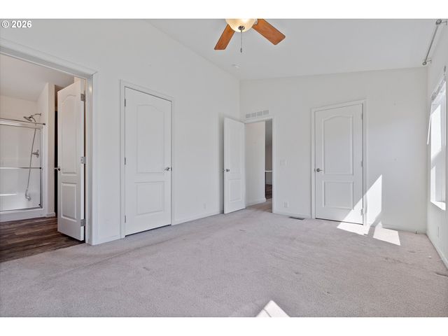 13900 Se HIGHWAY 212 159, Clackamas, OR 97015