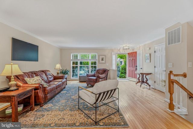 37 FARNHAM WAY, Lutherville Timonium, MD 21093