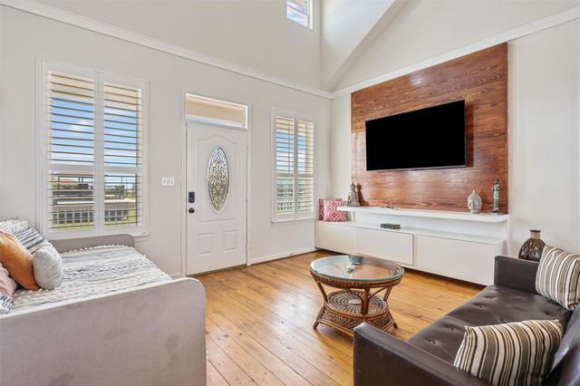 872 O Neil Road, Crystal Beach, TX 77650