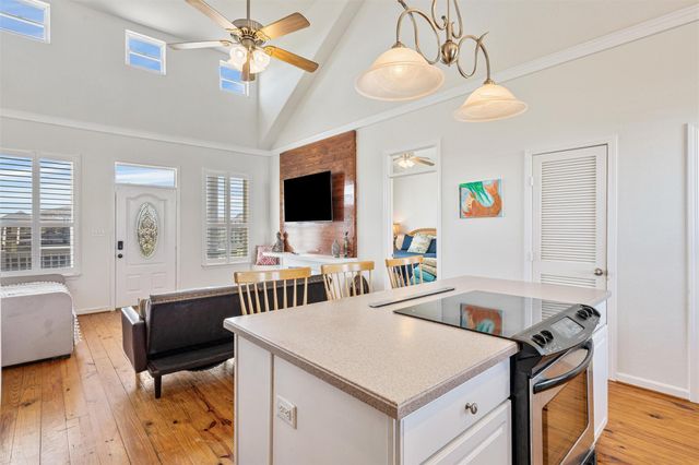 872 O Neil Road, Crystal Beach, TX 77650