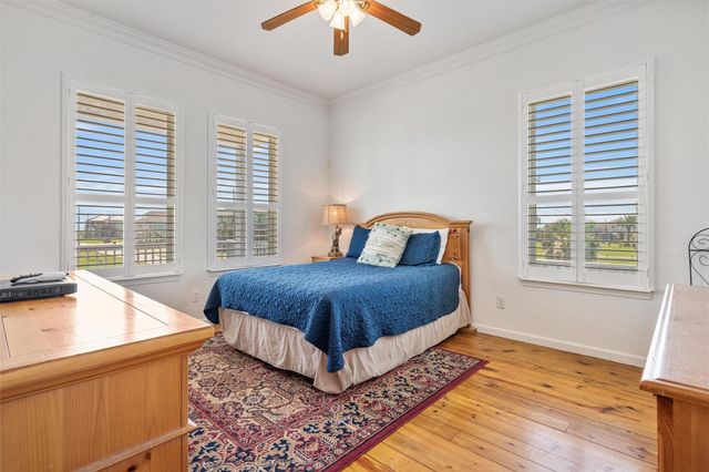 872 O Neil Road, Crystal Beach, TX 77650