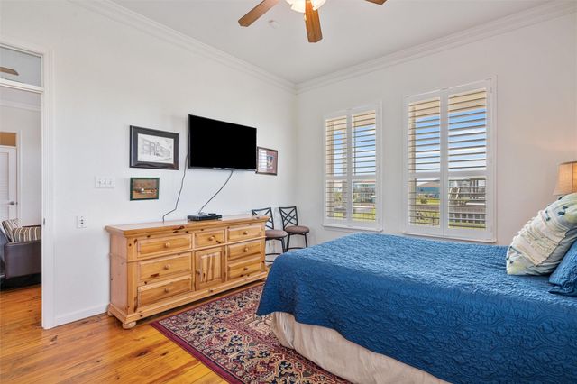 872 O Neil Road, Crystal Beach, TX 77650