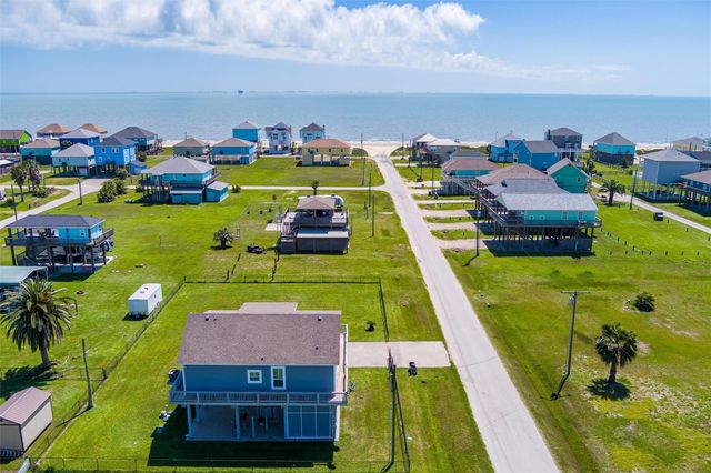 872 O Neil Road, Crystal Beach, TX 77650