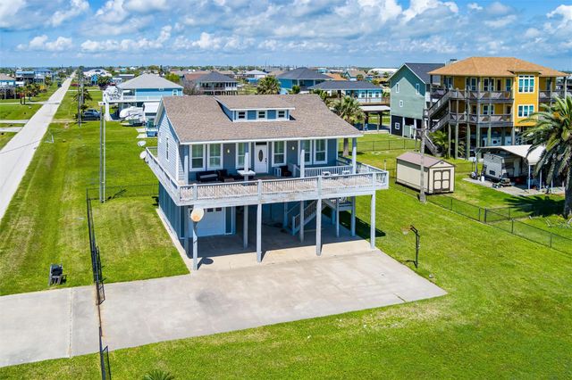 872 O Neil Road, Crystal Beach, TX 77650