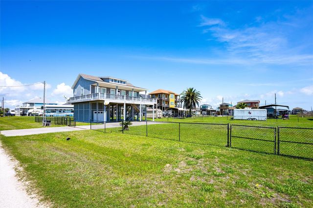 872 O Neil Road, Crystal Beach, TX 77650