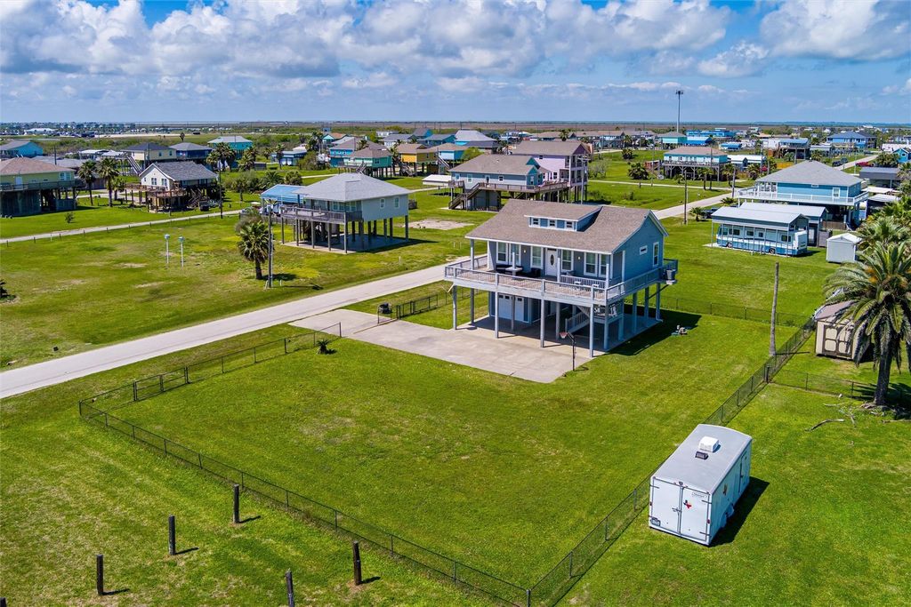 872 O Neil Road, Crystal Beach, TX 77650