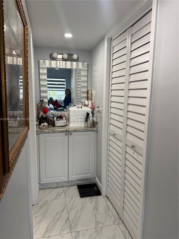 9880 Marina Blvd 1528, Boca Raton, FL 33428