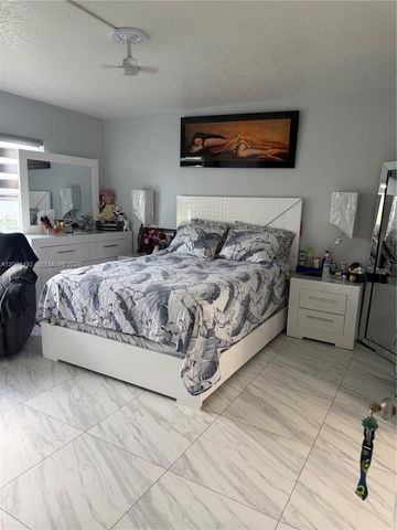 9880 Marina Blvd 1528, Boca Raton, FL 33428