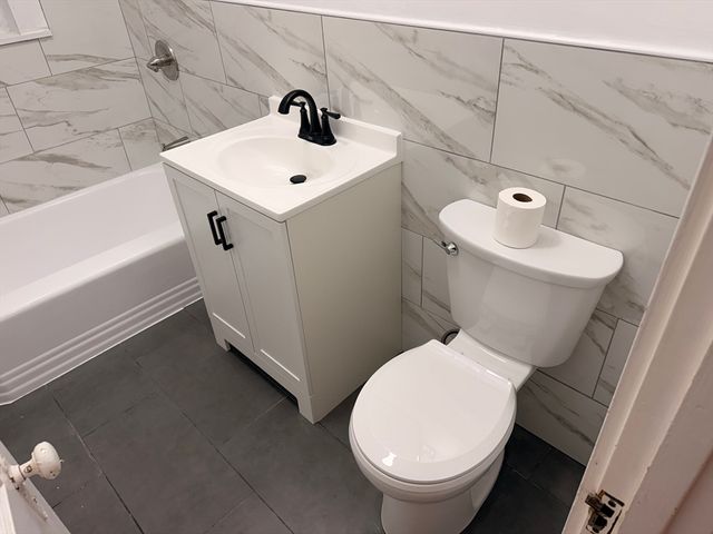 1768 Beacon 4, Brookline, MA 02445