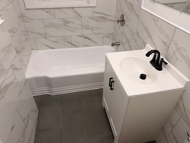 1768 Beacon 4, Brookline, MA 02445