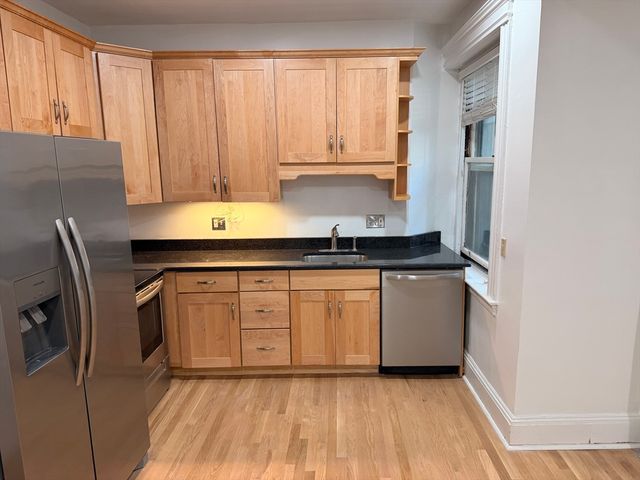 1768 Beacon 4, Brookline, MA 02445