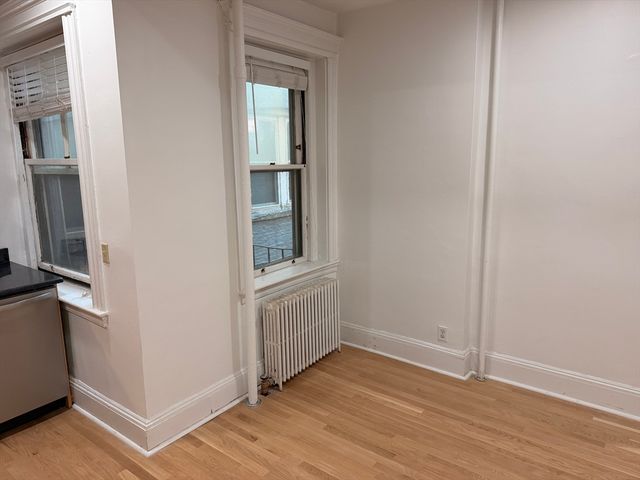 1768 Beacon 4, Brookline, MA 02445