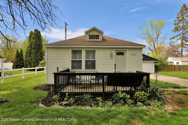 3211 Westmont Avenue, Lansing, MI 48906