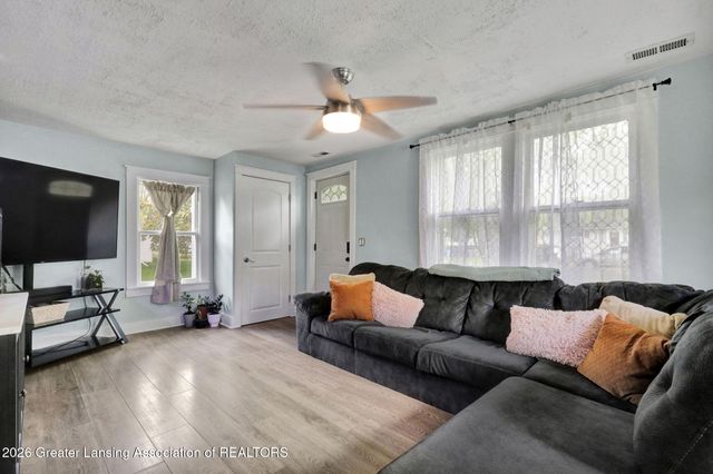 3211 Westmont Avenue, Lansing, MI 48906