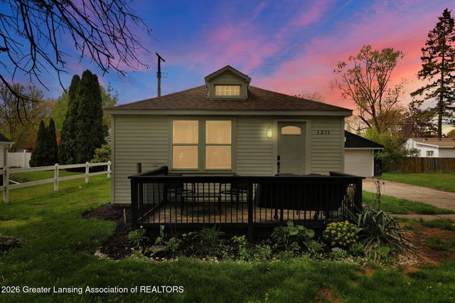 3211 Westmont Avenue, Lansing, MI 48906