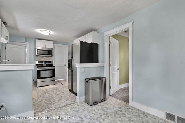 3211 Westmont Avenue, Lansing, MI 48906