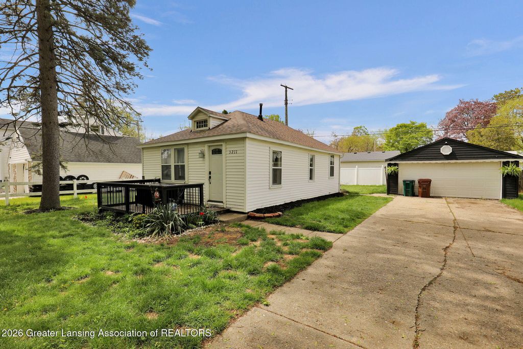3211 Westmont Avenue, Lansing, MI 48906