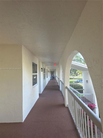2612 Nassau Bnd E2, Coconut Creek, FL 33066