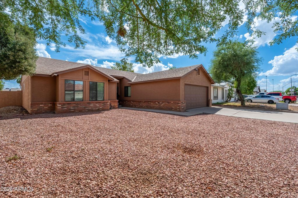 7425 W OCOTILLO Road, Glendale, AZ 85303 — exterior