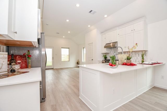 13724 Lantana Breeze, Texas City, TX 77568