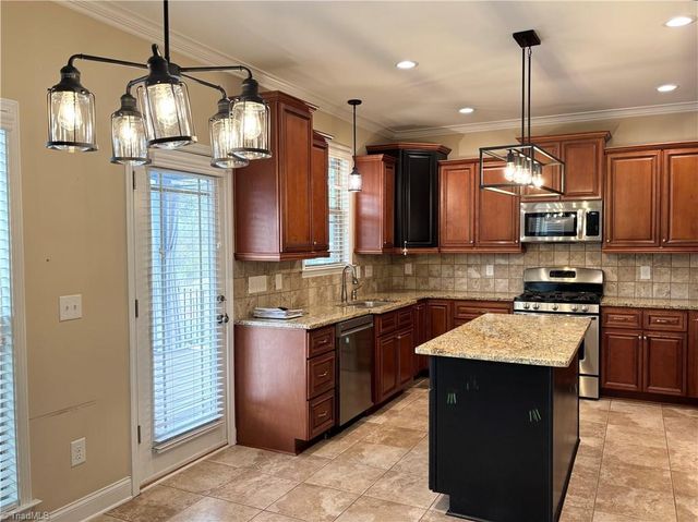 5019 Peppertree Road, Clemmons, NC 27012