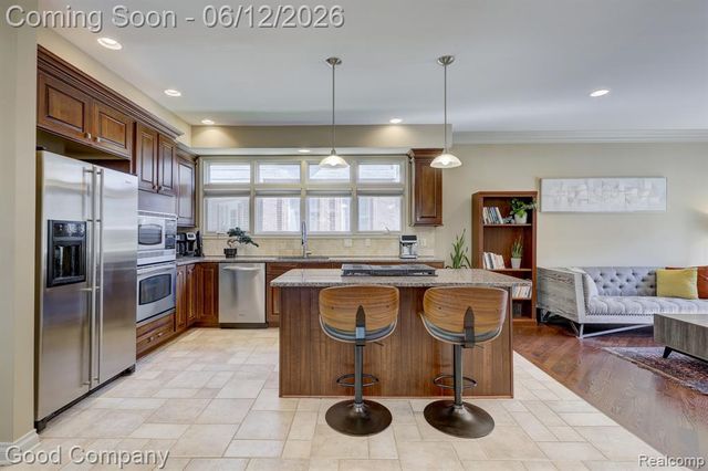 721 S Kenwood Avenue, Royal Oak, MI 48067
