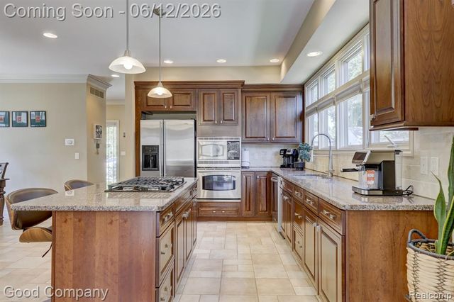 721 S Kenwood Avenue, Royal Oak, MI 48067