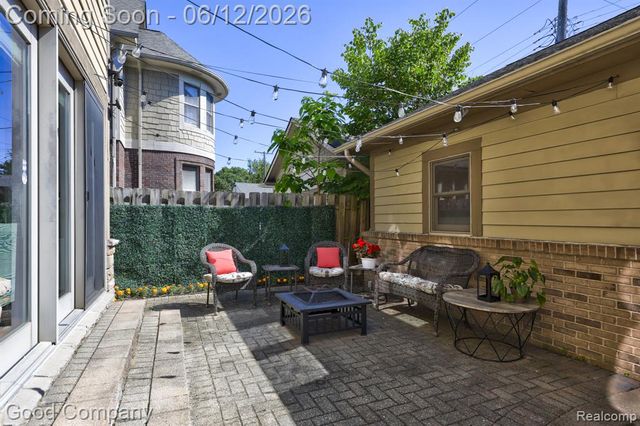 721 S Kenwood Avenue, Royal Oak, MI 48067
