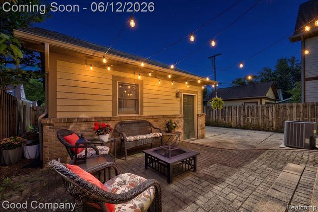 721 S Kenwood Avenue, Royal Oak, MI 48067