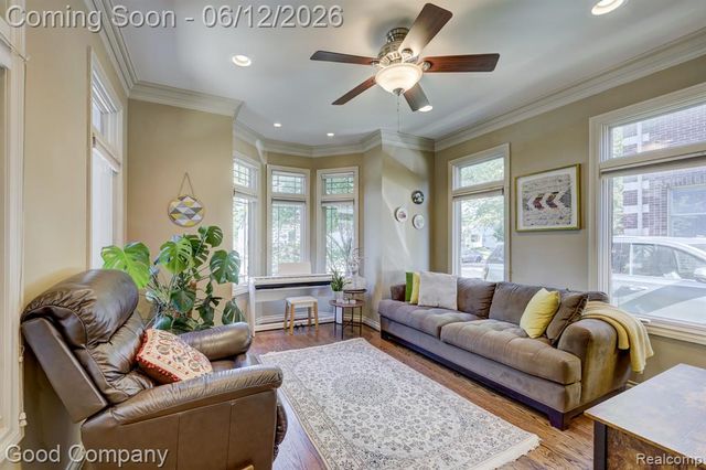 721 S Kenwood Avenue, Royal Oak, MI 48067