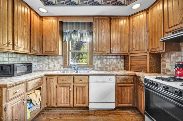732 Robbins Avenue, Niles, OH 44446