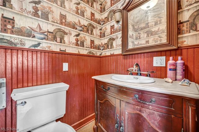 732 Robbins Avenue, Niles, OH 44446