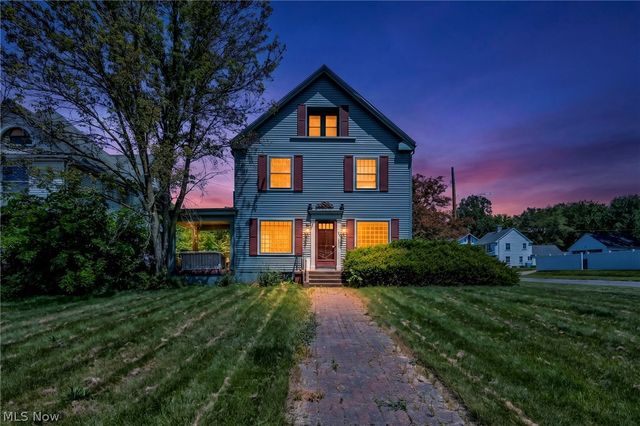 732 Robbins Avenue, Niles, OH 44446