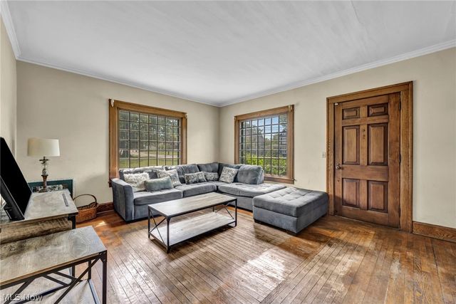 732 Robbins Avenue, Niles, OH 44446