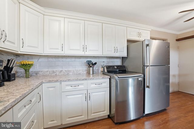 55 CANOEBIRCH RD, Levittown, PA 19057