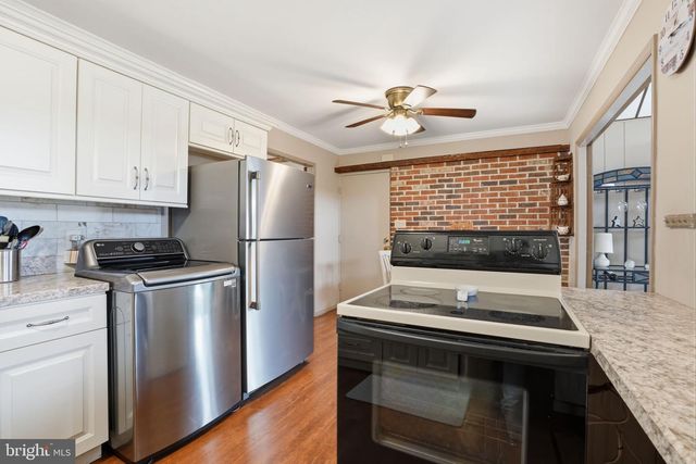 55 CANOEBIRCH RD, Levittown, PA 19057
