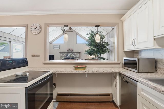 55 CANOEBIRCH RD, Levittown, PA 19057