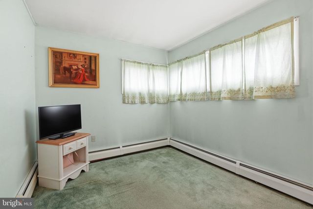 55 CANOEBIRCH RD, Levittown, PA 19057