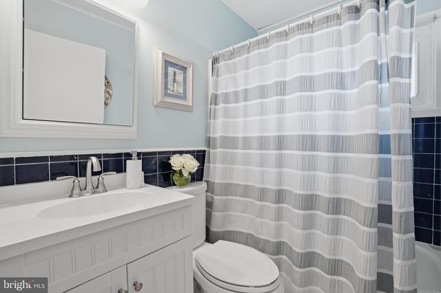 55 CANOEBIRCH RD, Levittown, PA 19057