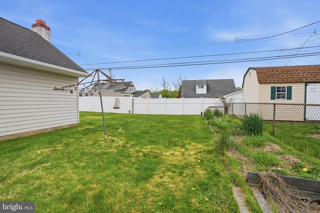 55 CANOEBIRCH RD, Levittown, PA 19057