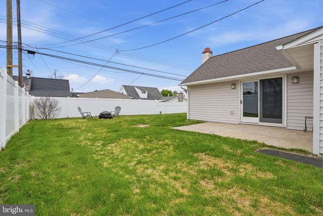 55 CANOEBIRCH RD, Levittown, PA 19057