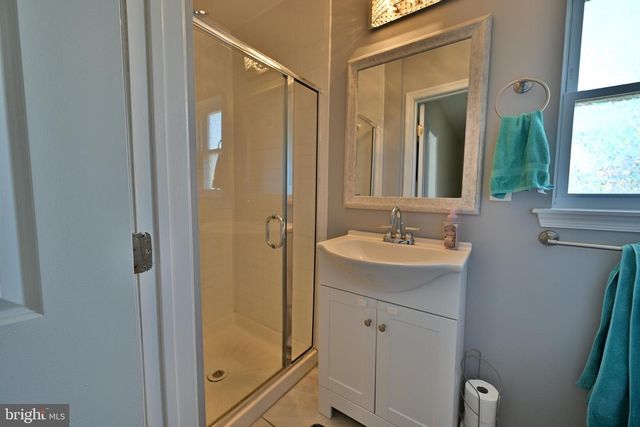 617 W 2ND ST, Florence, NJ 08518