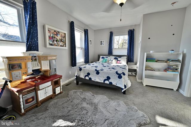 617 W 2ND ST, Florence, NJ 08518